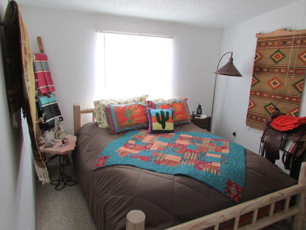 18212 S JOHN FRY Avenue, Peeples Valley, AZ 86332