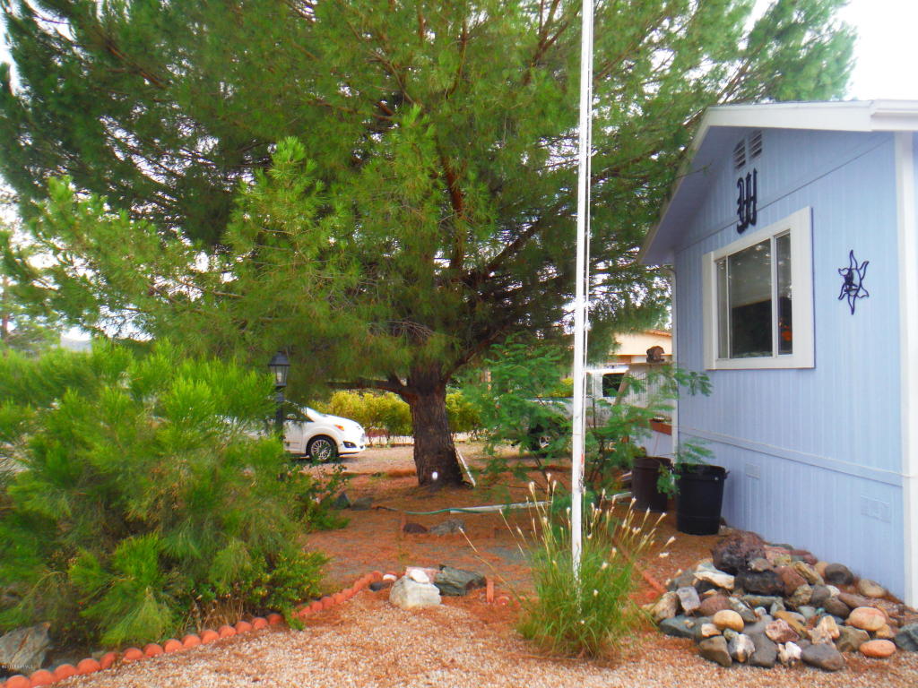 16122 S Rodeo Drive, Cordes Lakes, AZ 86333