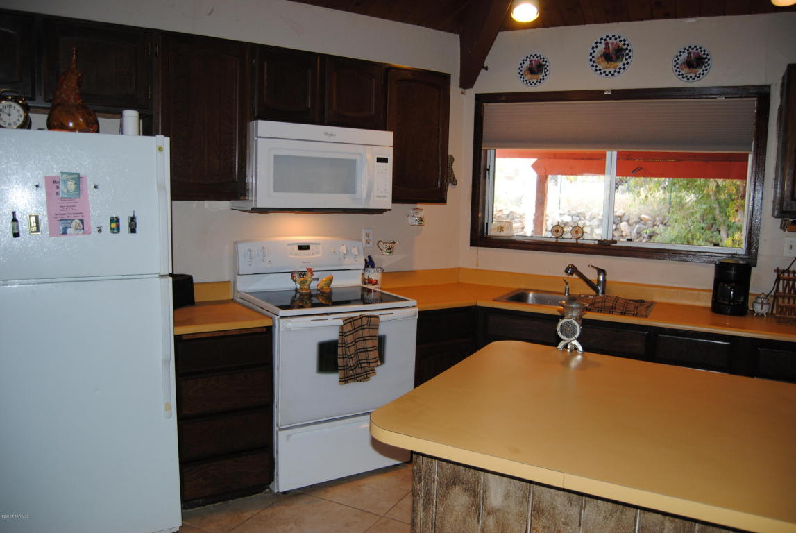 17283 E Lakeview Place, Mayer, AZ 86333
