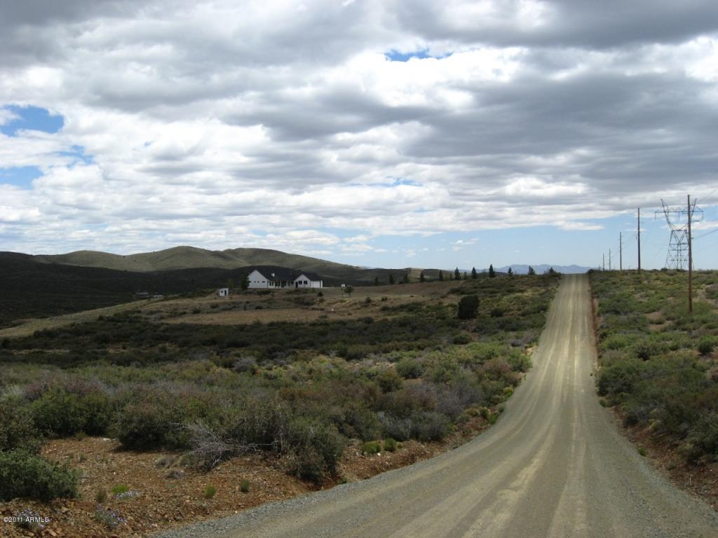 7251 S THOROUGHBRED Lane, Mayer, AZ 86333
