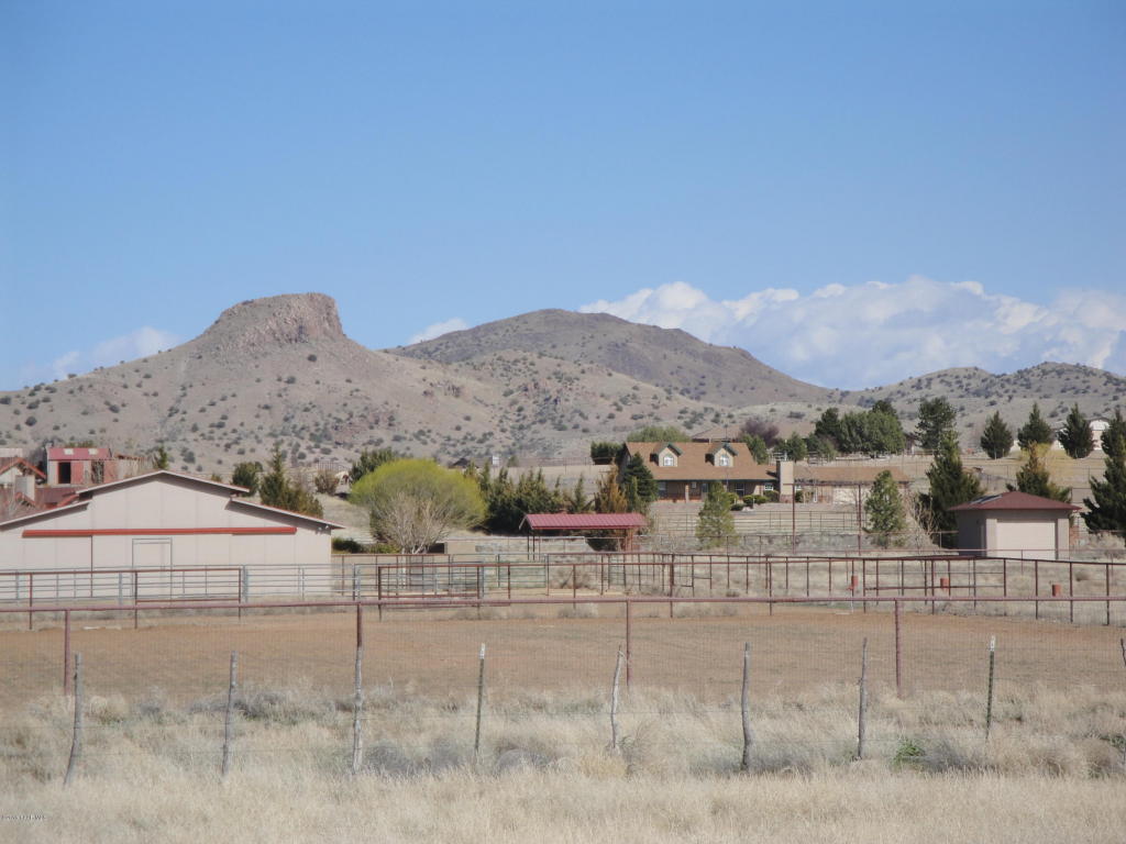 945 E Latigo Court, Paulden, AZ 86334
