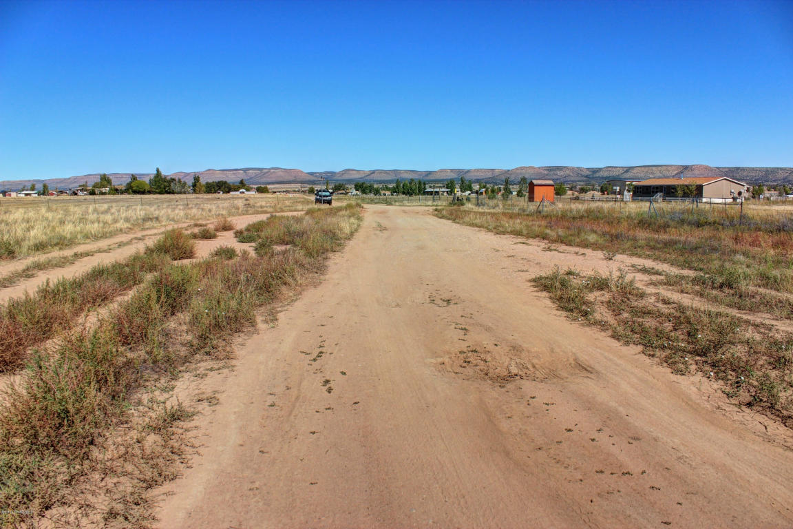 24400 N Ravens Roost Road, Paulden, AZ 86334