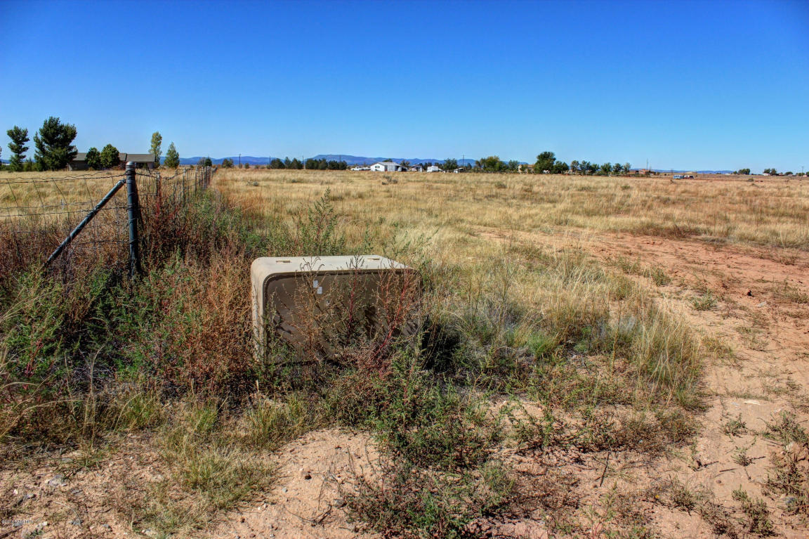 24400 N Ravens Roost Road, Paulden, AZ 86334