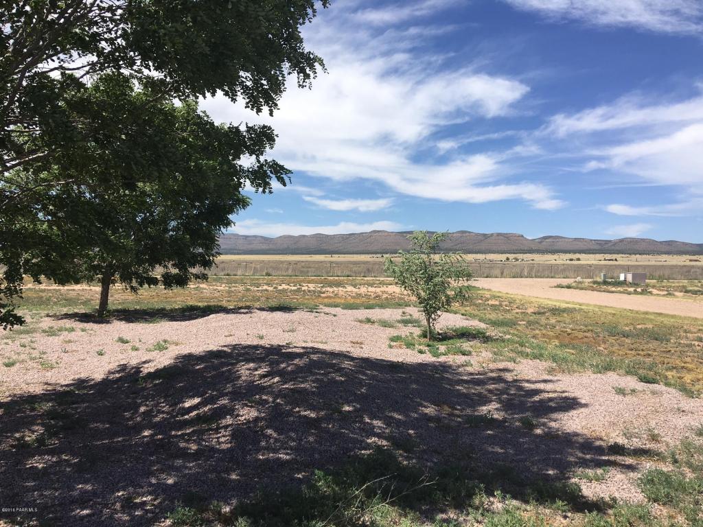 26950 N Kitty Hawk Lane, Paulden, AZ 86334