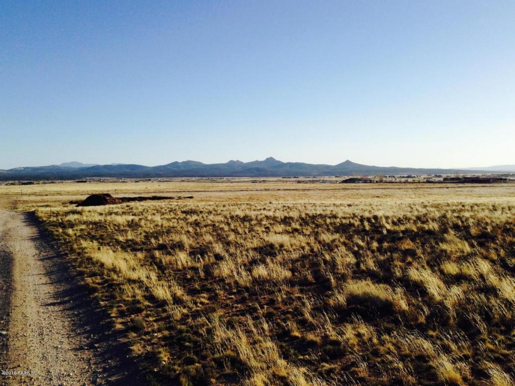 2855 Saber Lane, Paulden, AZ 86334