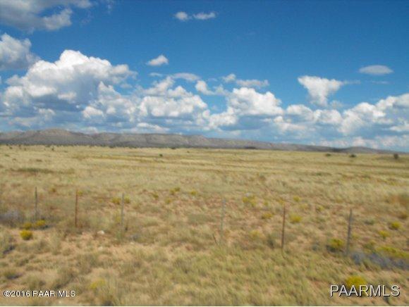 2855 Saber Lane, Paulden, AZ 86334