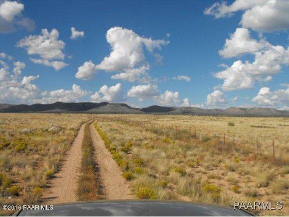 2855 Saber Lane, Paulden, AZ 86334