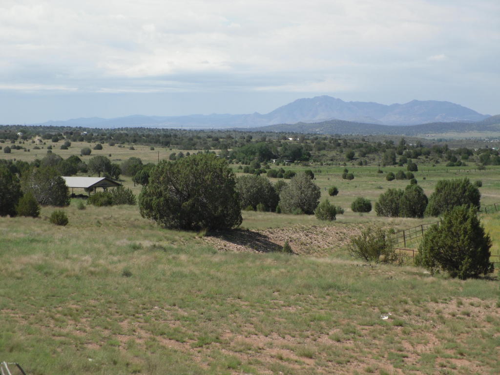 25580 N Fish Lake Road, Paulden, AZ 86334