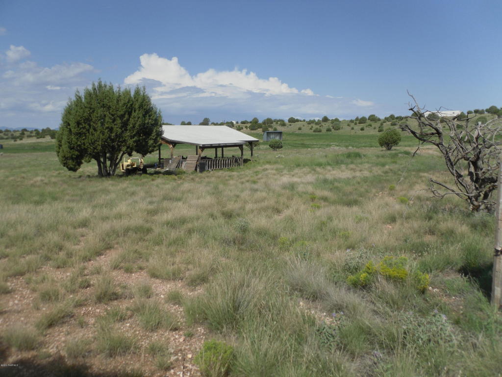 25580 N Fish Lake Road, Paulden, AZ 86334