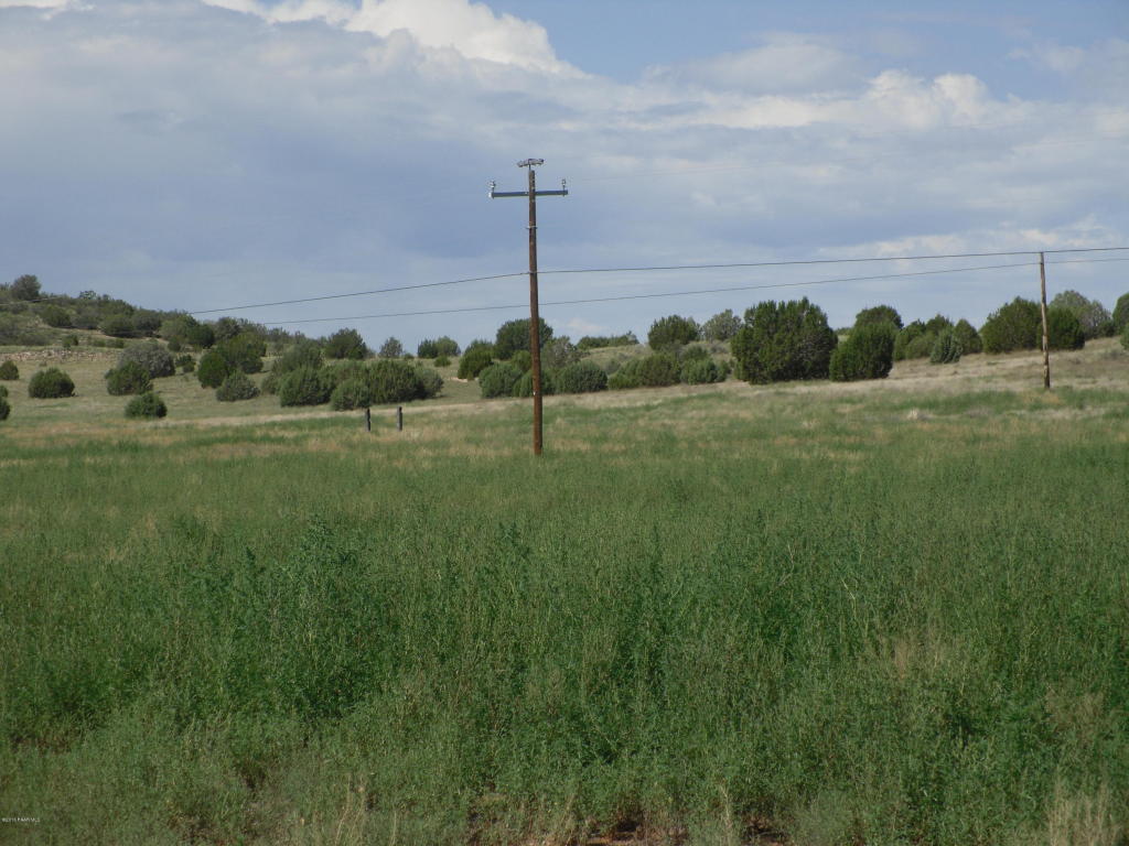 25580 N Fish Lake Road, Paulden, AZ 86334