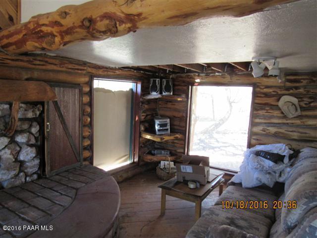 35-5 Cross Mountain Ranch, Seligman, AZ 86337