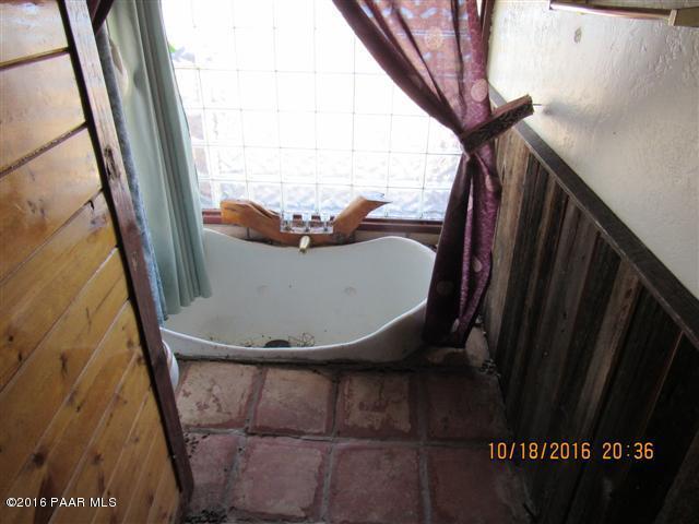35-5 Cross Mountain Ranch, Seligman, AZ 86337