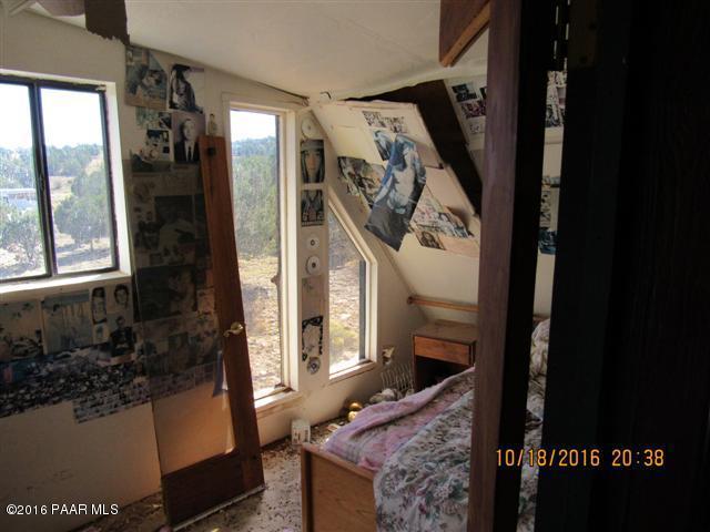 35-5 Cross Mountain Ranch, Seligman, AZ 86337