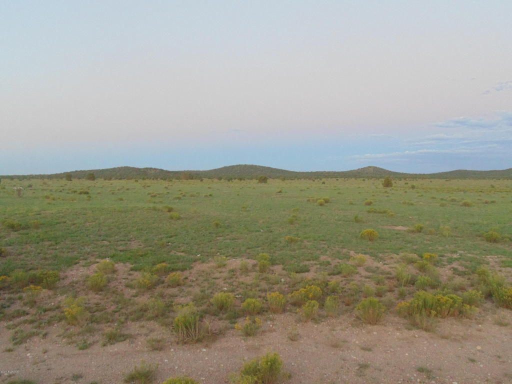 057-058 Cross Mountain Ranches, Seligman, AZ 86337