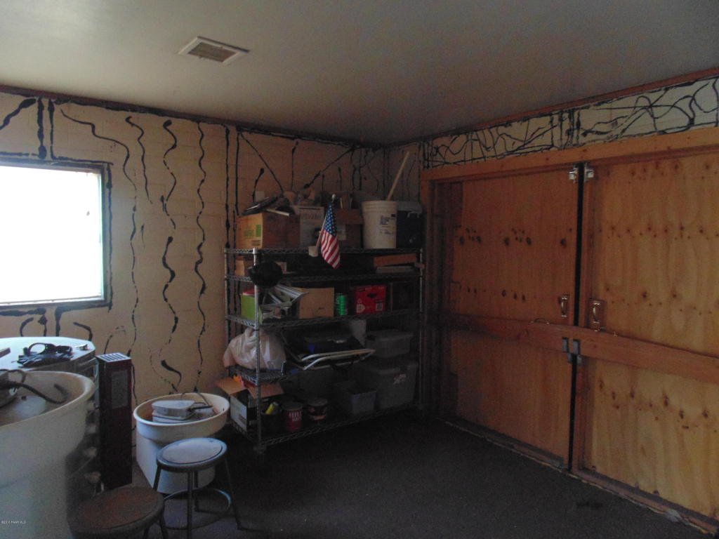 22410 W Old Highway 66, Seligman, AZ 86337