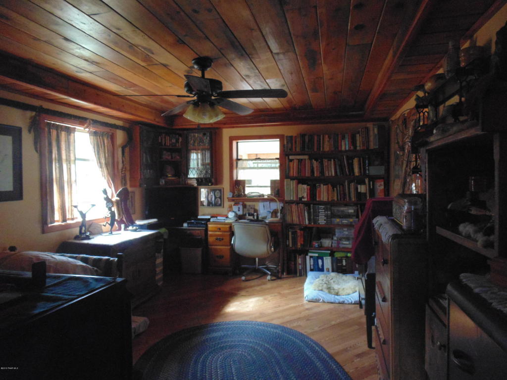 32639 W Doblar, Seligman, AZ 86337