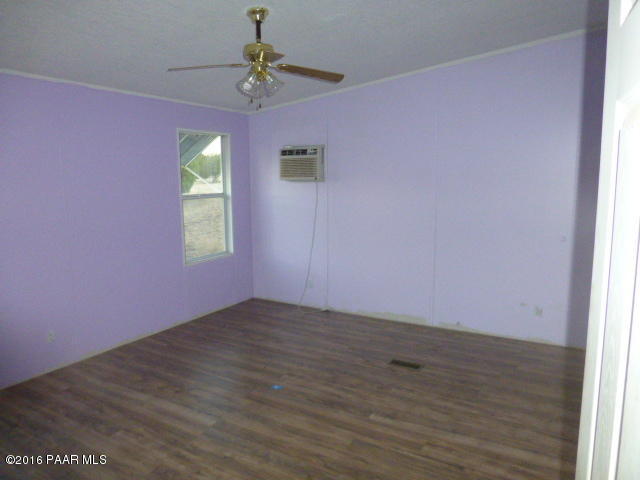 32221 W Cantar Circle, Seligman, AZ 86337