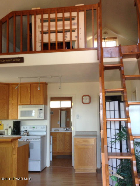 34070 W Elk Run Road, Seligman, AZ 86337