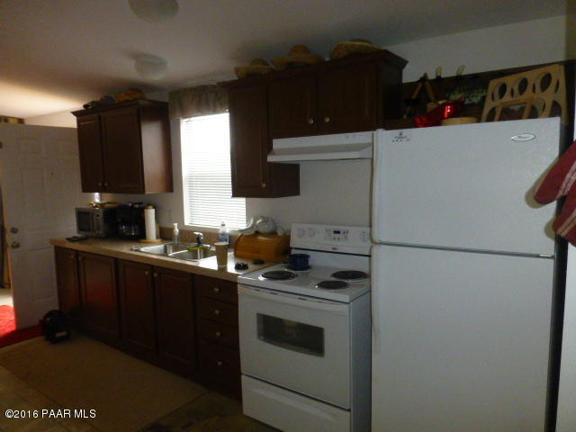 38625 W Muddy Creek Trail, Seligman, AZ 86337