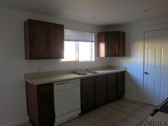 226 E OAK ST, Kingman, AZ 86401