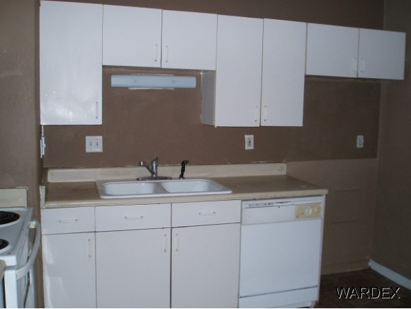 2067 GUEST LN, Lake Havasu City, AZ 86403