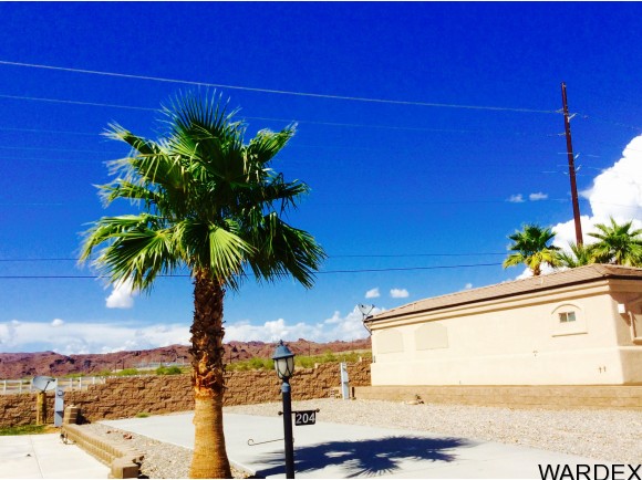1905 Victoria Farms Rd, Lake Havasu City, AZ 86404