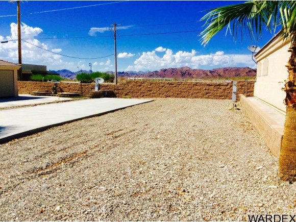 1905 Victoria Farms Rd, Lake Havasu City, AZ 86404