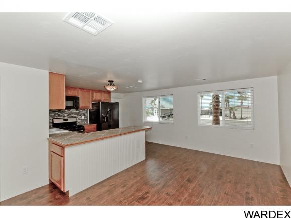 3042 LAKE CIR, Lake Havasu City, AZ 86404