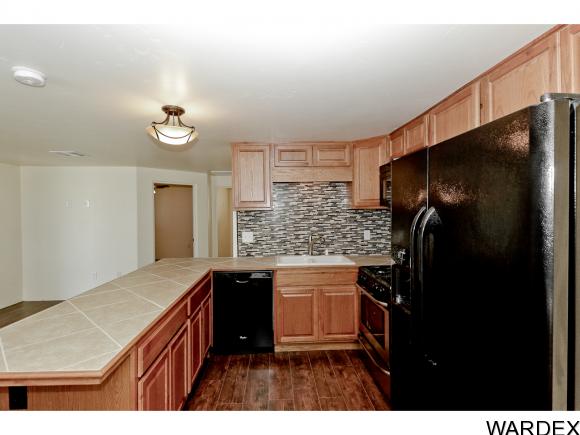 3042 LAKE CIR, Lake Havasu City, AZ 86404