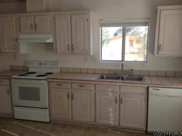 3861 E Sunhaven Ln, Kingman, AZ 86409