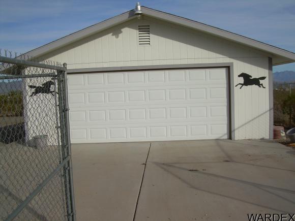 644 S Emery Park Rd, Golden Valley, AZ 86413