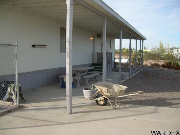 644 S Emery Park Rd, Golden Valley, AZ 86413