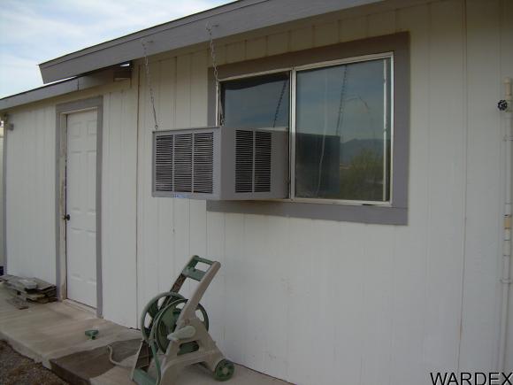 644 S Emery Park Rd, Golden Valley, AZ 86413