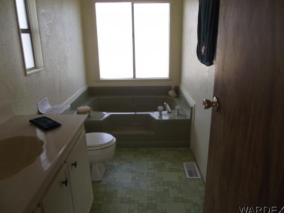 406 HANO RD, Golden Valley, AZ 86413