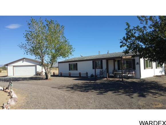 860 S Derby Cir, Golden Valley, AZ 86413