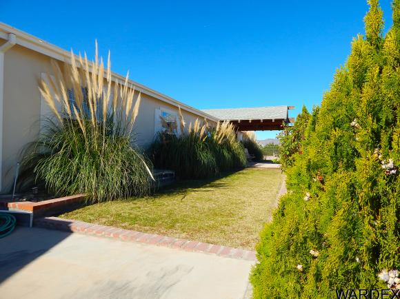 789 S Eloy Rd, Golden Valley, AZ 86413