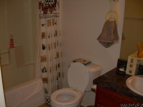 6606 W Brook Dr, Golden Valley, AZ 86413