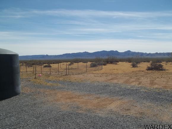 1807 S AZTEC RD, Golden Valley, AZ 86413