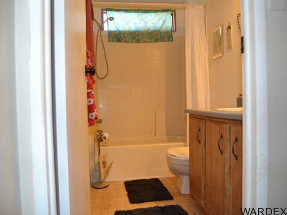7624 W Abrigo Dr, Golden Valley, AZ 86413