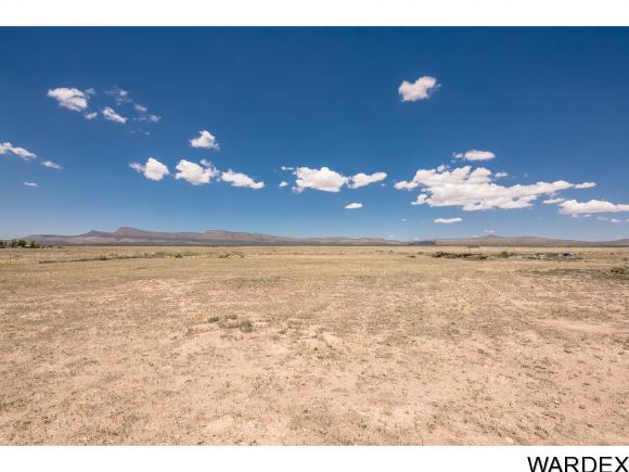 000 Phillips Dr, Truxton, AZ 86434
