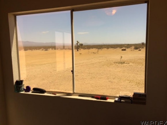 2537 E Red Barrel Dr, Yucca, AZ 86438