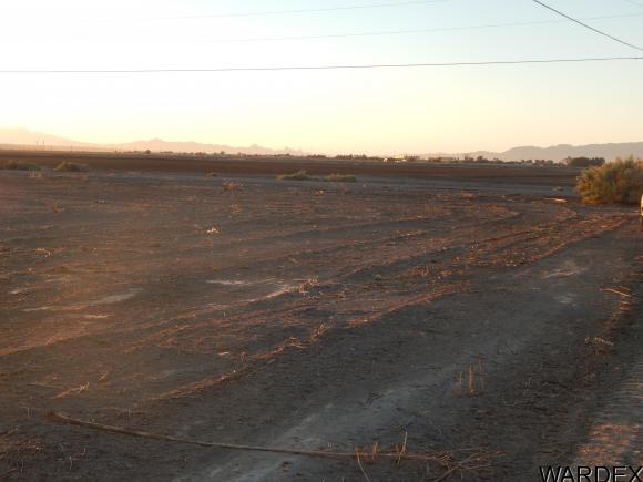 2143 E Willow Dr, Mohave Valley, AZ 86440