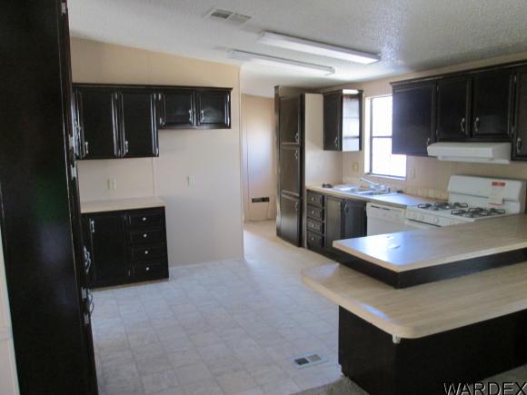1042 E Spruce Dr, Mohave Valley, AZ 86440
