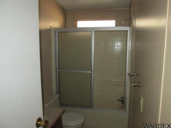 1042 E Spruce Dr, Mohave Valley, AZ 86440