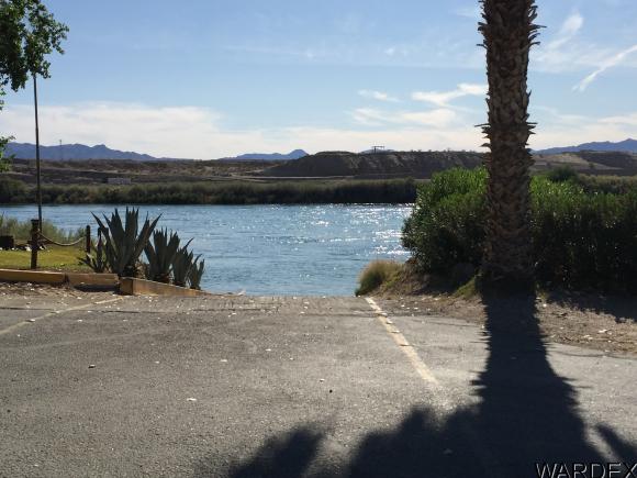7849 S Mockingbird Dr, Mohave Valley, AZ 86440
