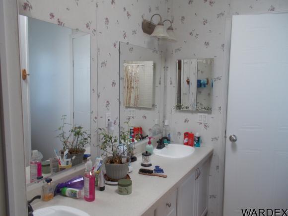 18772 N Red Lake Dr, Dolan Springs, AZ 86441