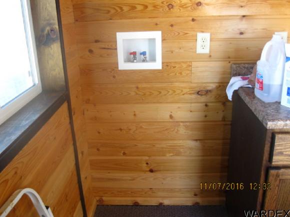 18049 N Mesquite Rd, Dolan Springs, AZ 86441
