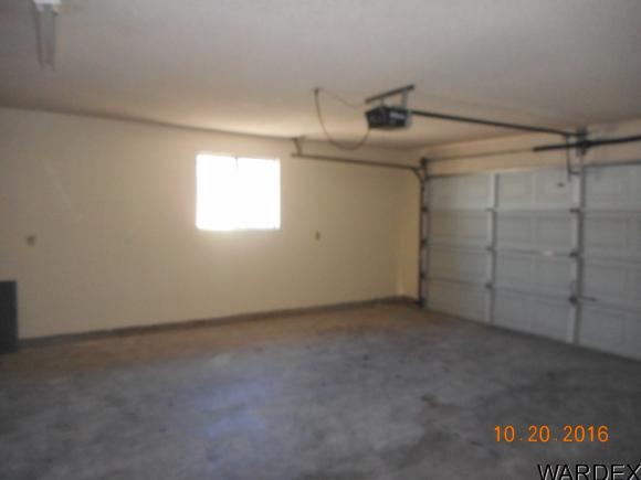885 Roadrunner Dr, Bullhead City, AZ 86442