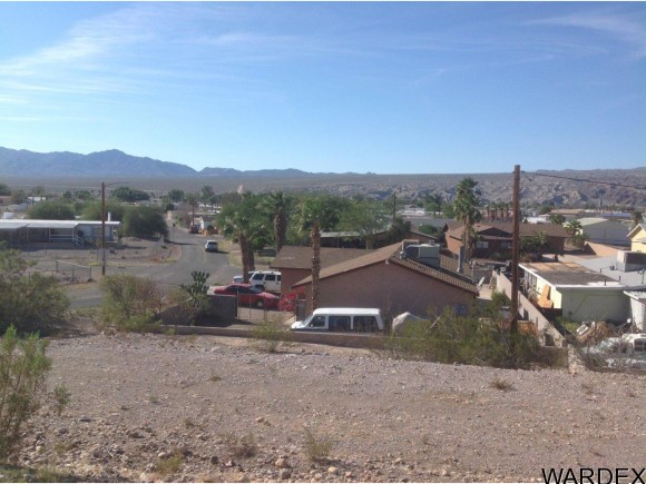 2083 Bermuda Dr, Bullhead City, AZ 86442