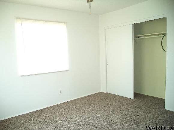 889 Harbor Dr, Bullhead City, AZ 86442